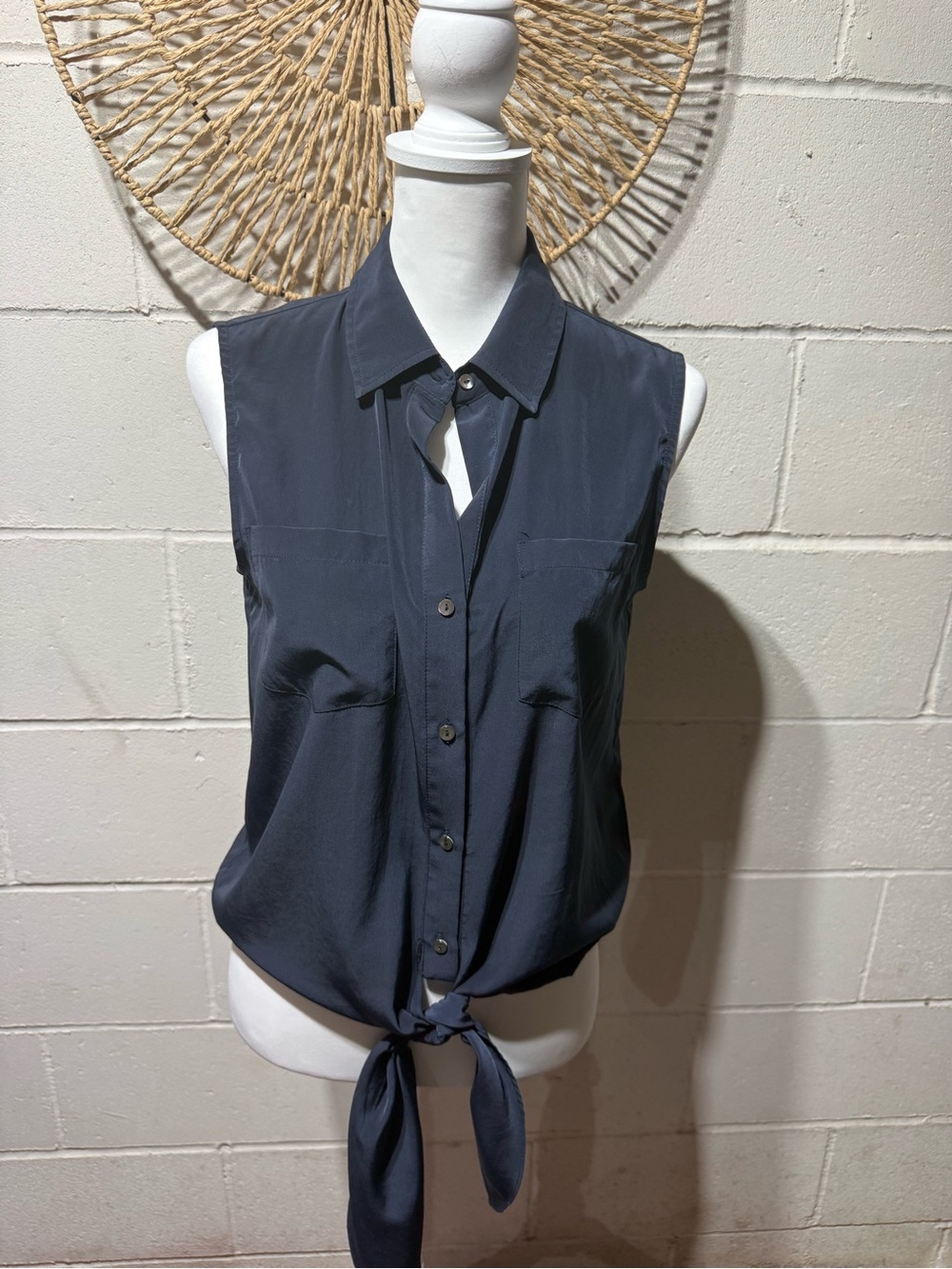 Sleeveless Tie-Front Button Blouse - Navy